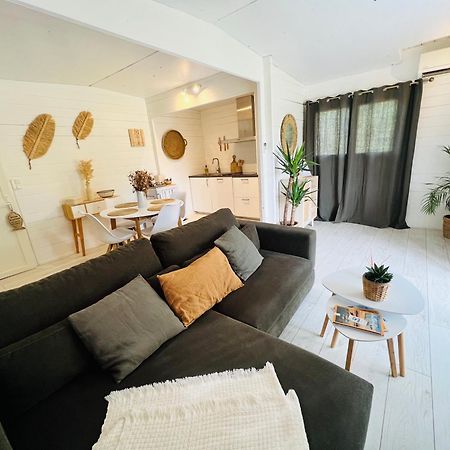Cabane Le Flamant Avec Jardin, Piscine Et Parking Saintes-Maries-de-la-Mer Esterno foto