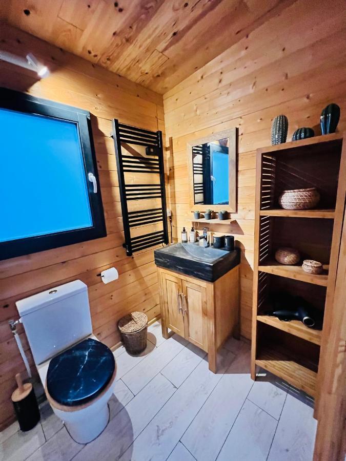 Cabane Le Flamant Avec Jardin, Piscine Et Parking Saintes-Maries-de-la-Mer Esterno foto