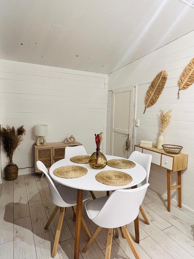 Cabane Le Flamant Avec Jardin, Piscine Et Parking Saintes-Maries-de-la-Mer Esterno foto