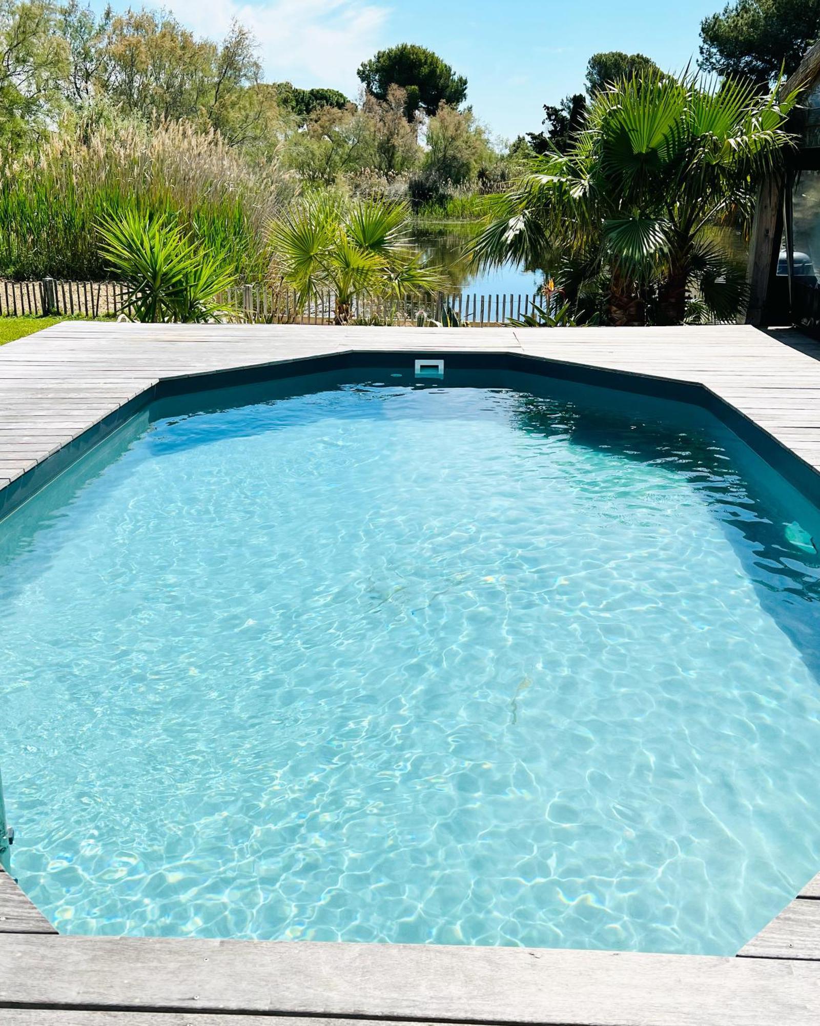 Cabane Le Flamant Avec Jardin, Piscine Et Parking Saintes-Maries-de-la-Mer Esterno foto