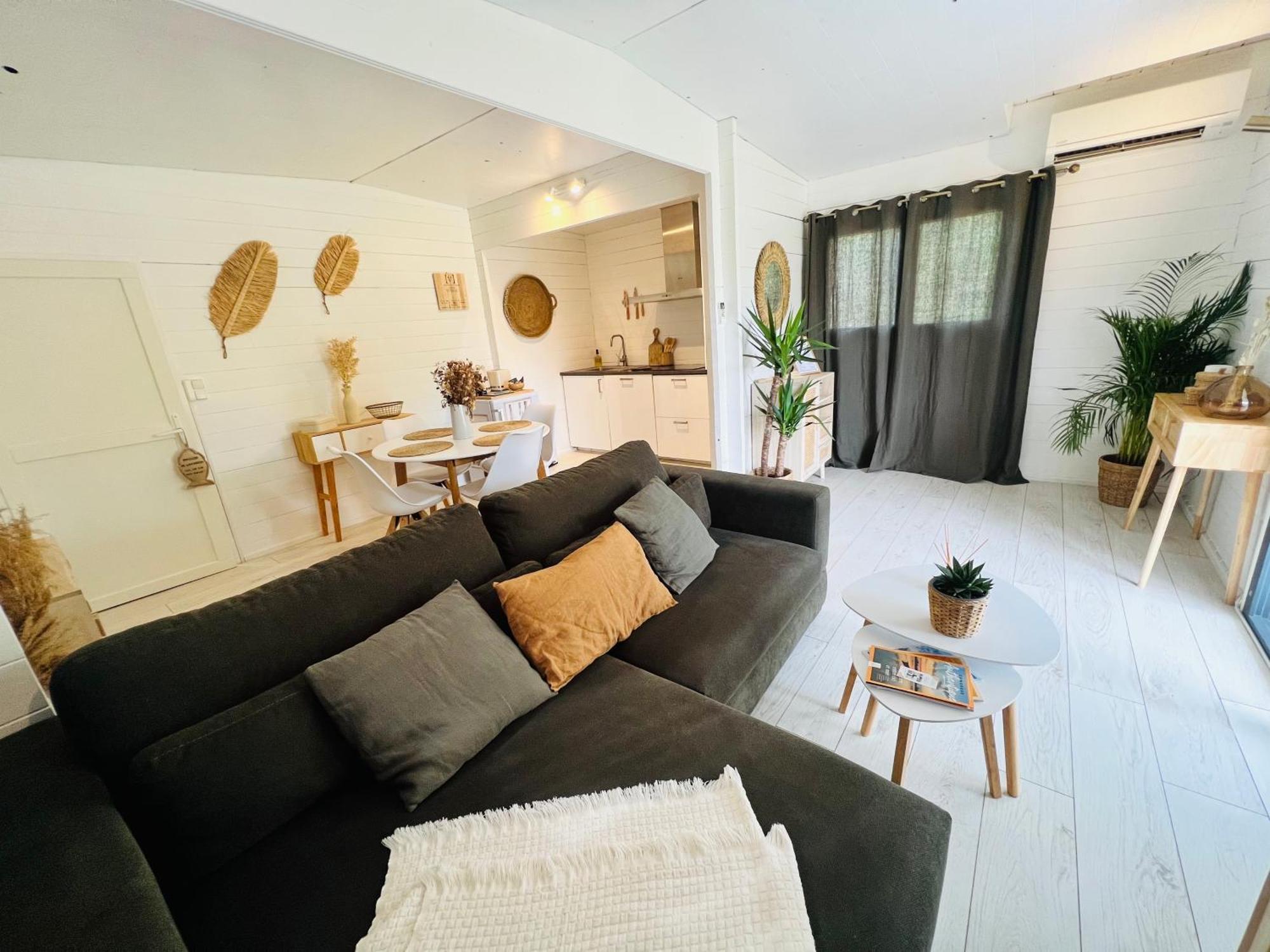 Cabane Le Flamant Avec Jardin, Piscine Et Parking Saintes-Maries-de-la-Mer Esterno foto